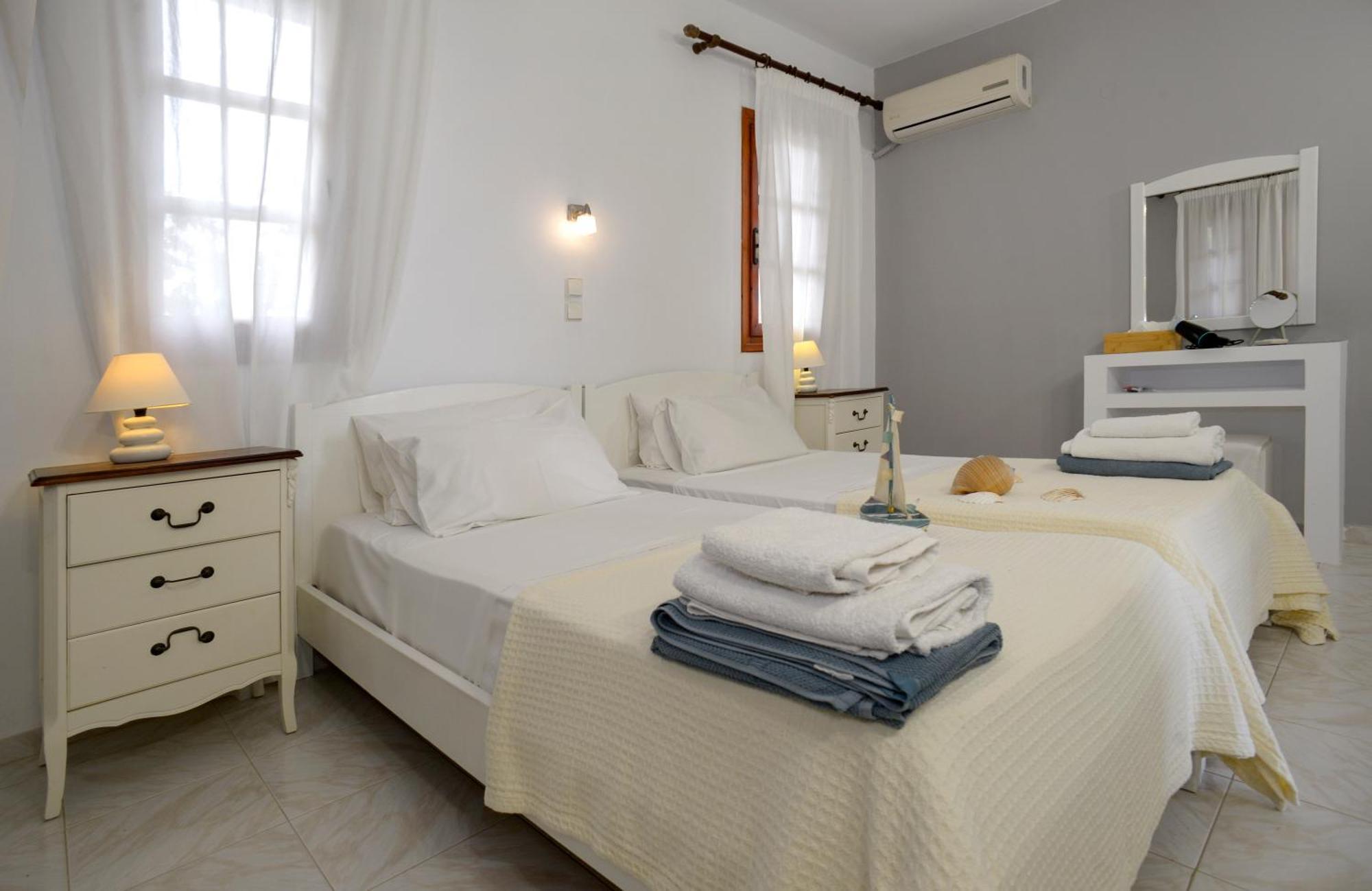 Albouro Seafront Apartments Katelios Esterno foto