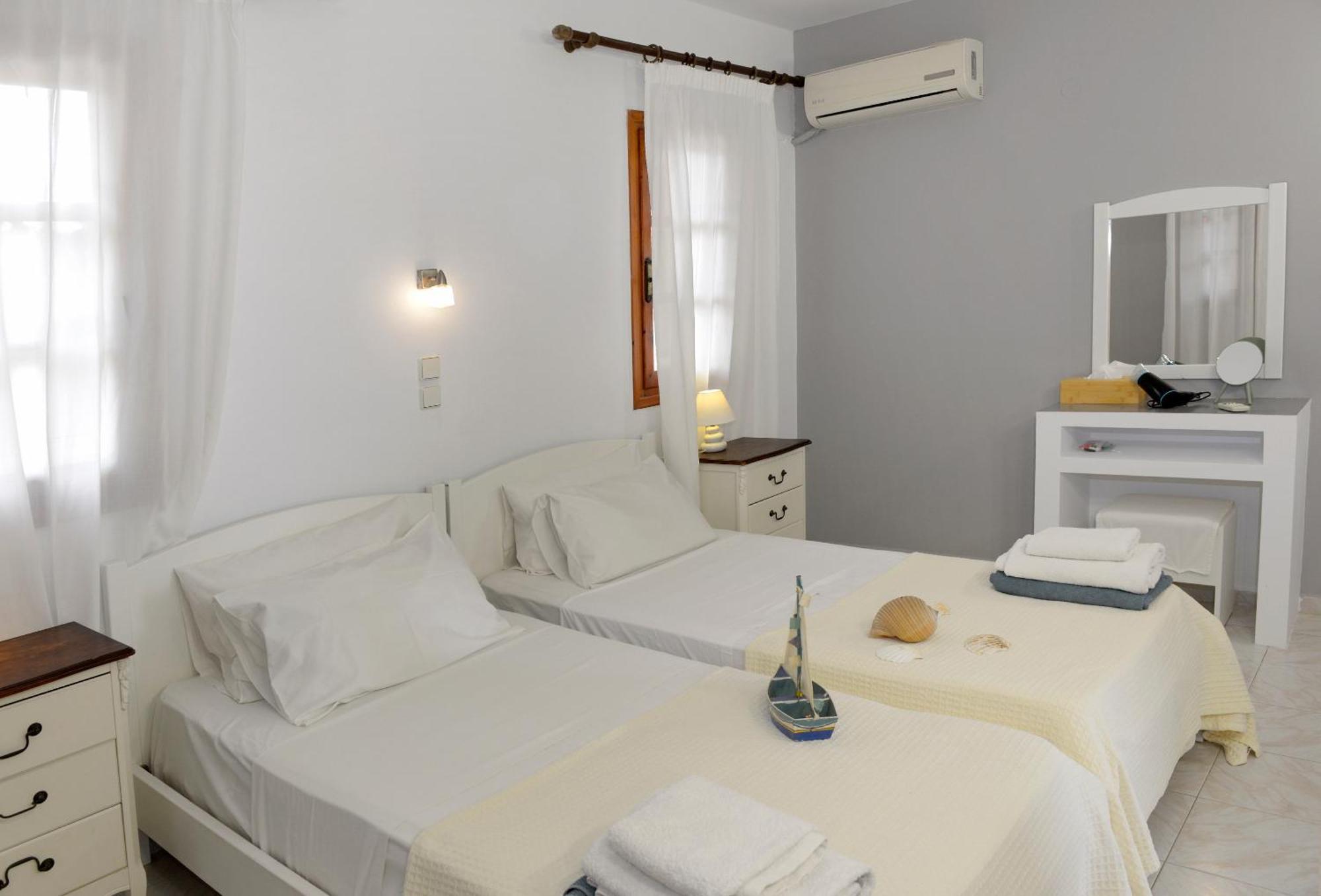 Albouro Seafront Apartments Katelios Esterno foto
