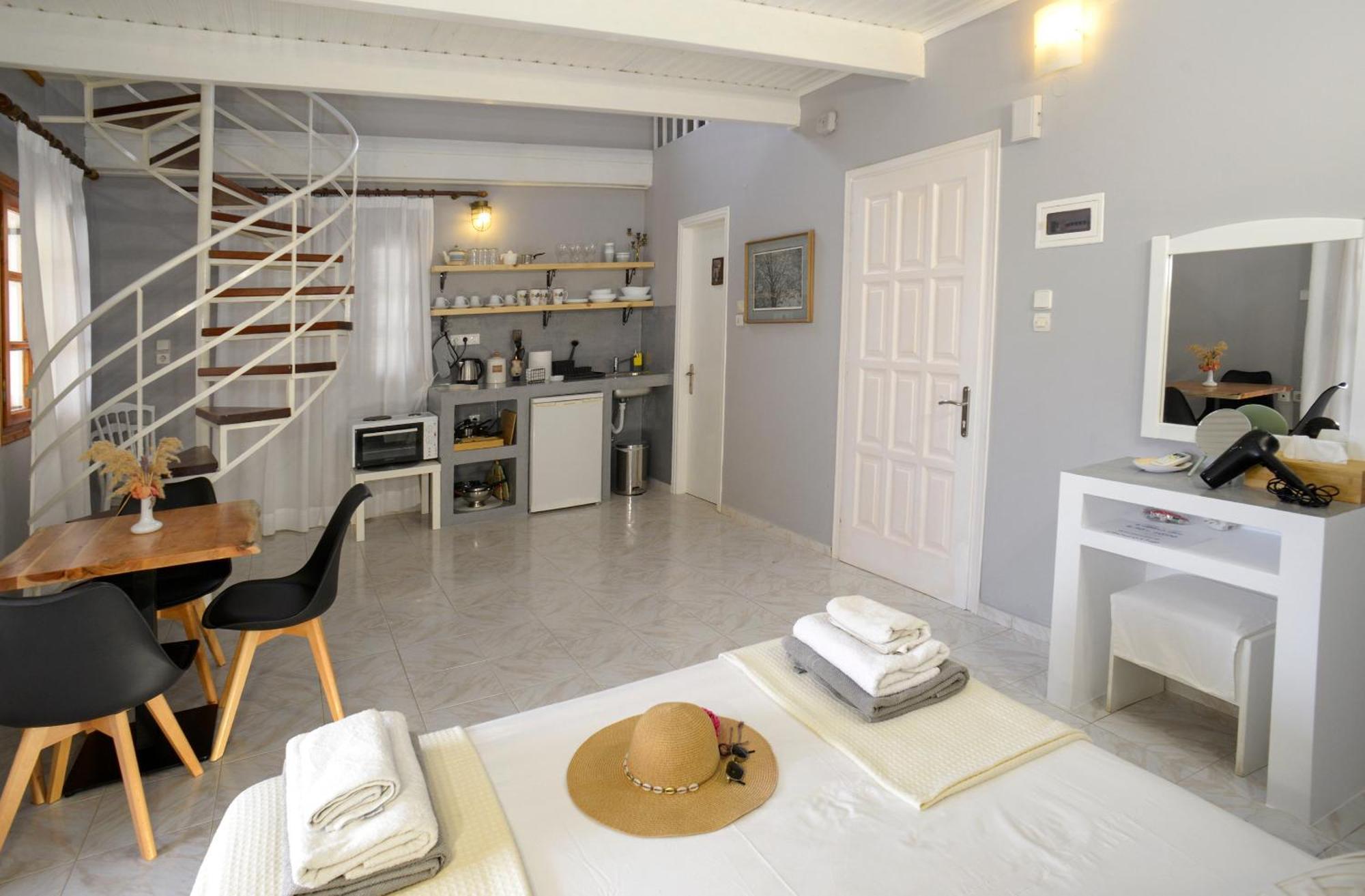 Albouro Seafront Apartments Katelios Esterno foto